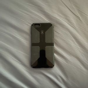 (*) speck Black hardcover I phone 6s plus case.